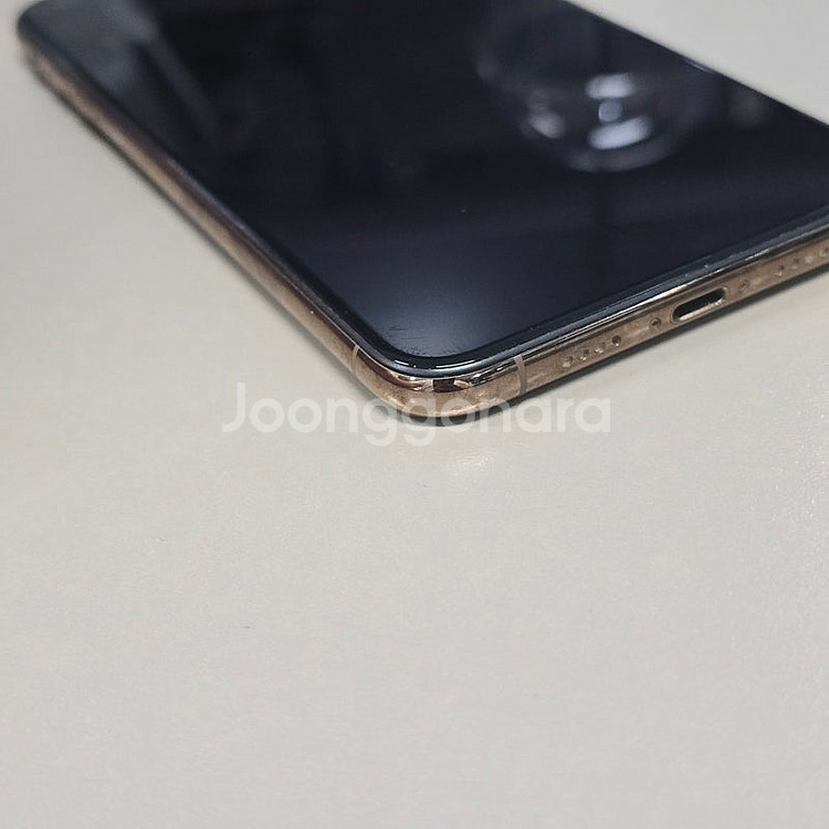 아이폰 XS MAX 골드 256기가 미파손 상태좋은폰 30만에 판매합니다--5